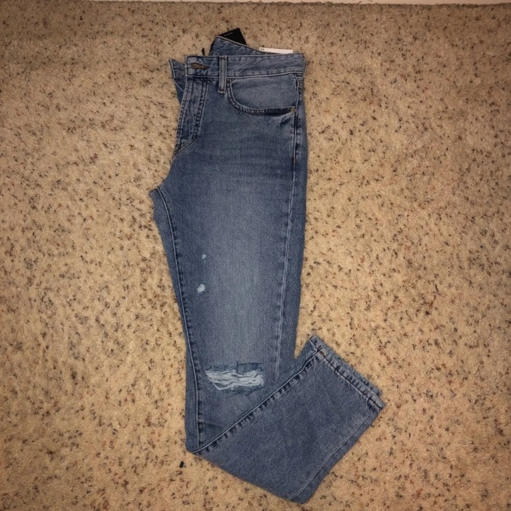 Men’s Distressed Skinny Jean light washed